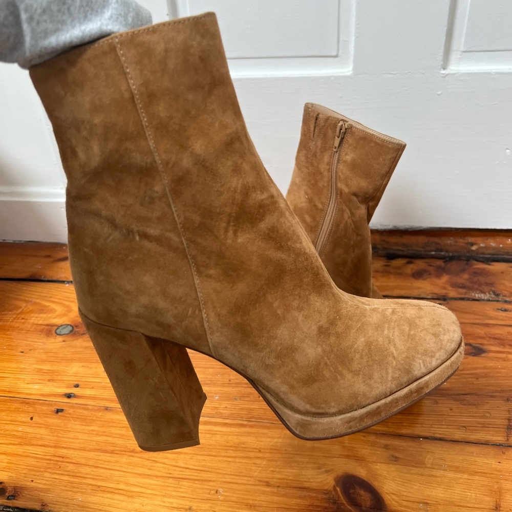Suede Steve Madden Heeled Bootie